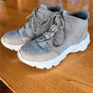 Gray and White High-Top Sneakers - Sorel